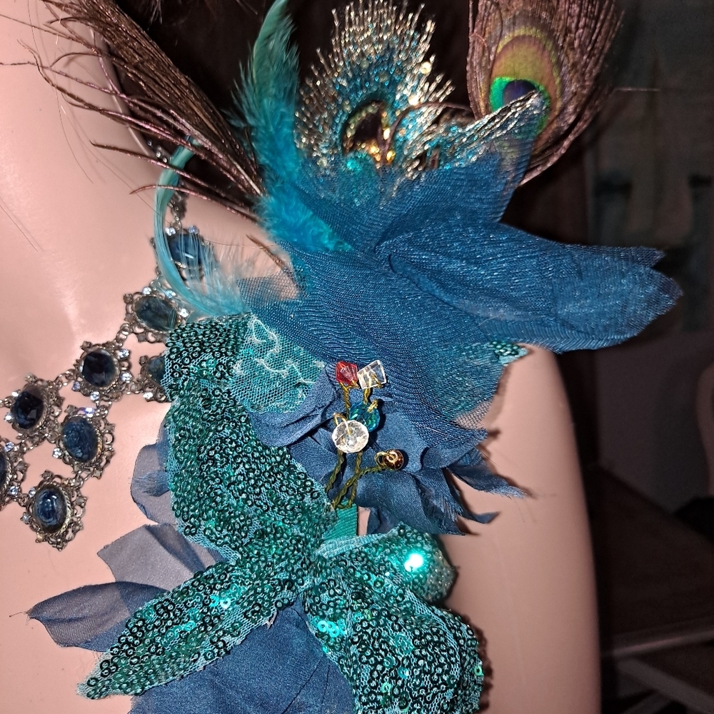 Blue Rhinestone Statement Necklace - image 6